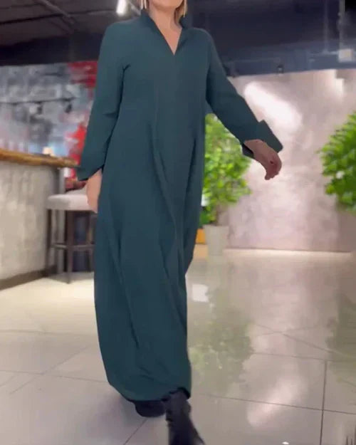 Vestido largo camisero con cuello abierto y bolsillos