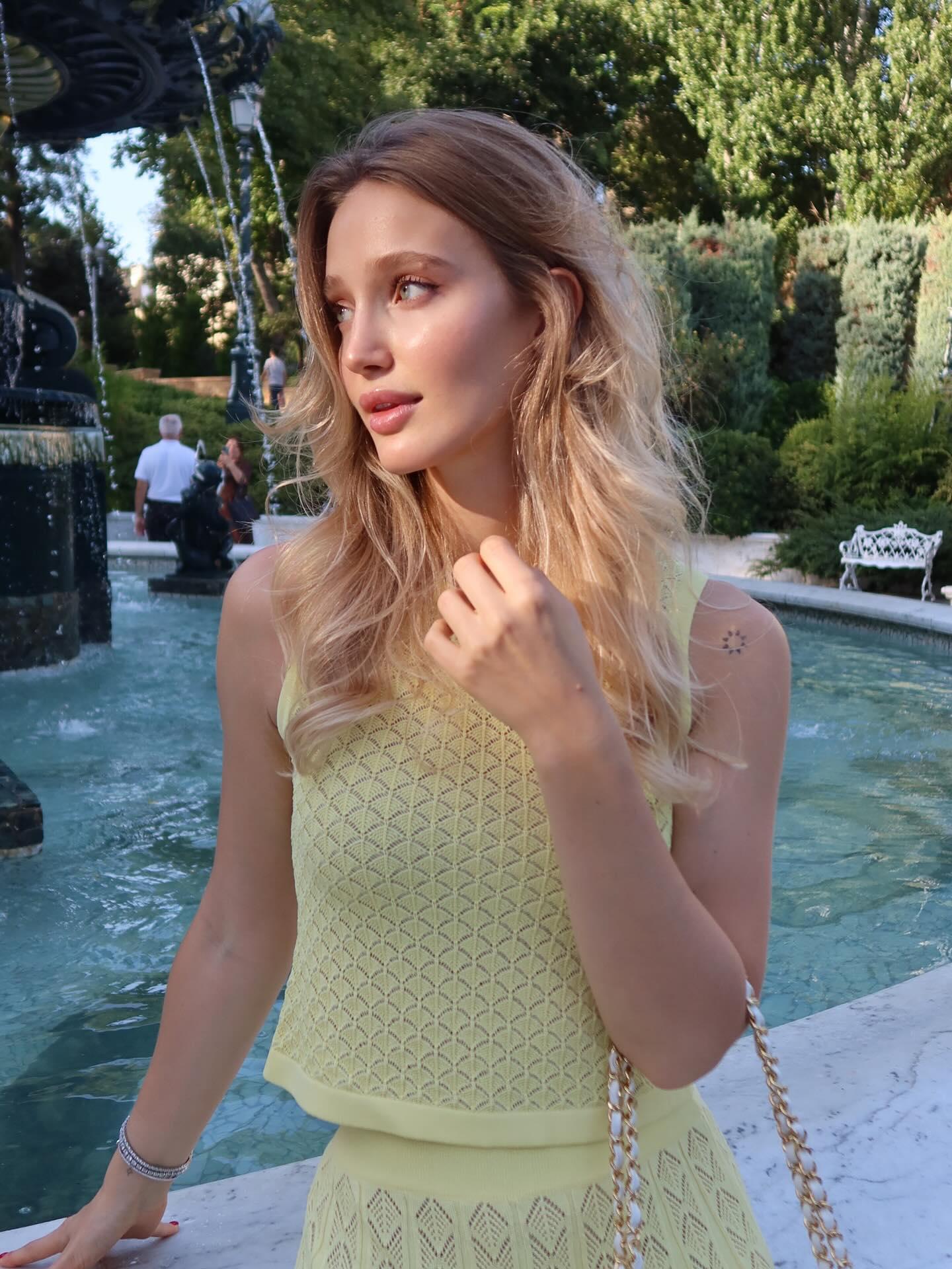 Conjunto de falda midi de punto Ana