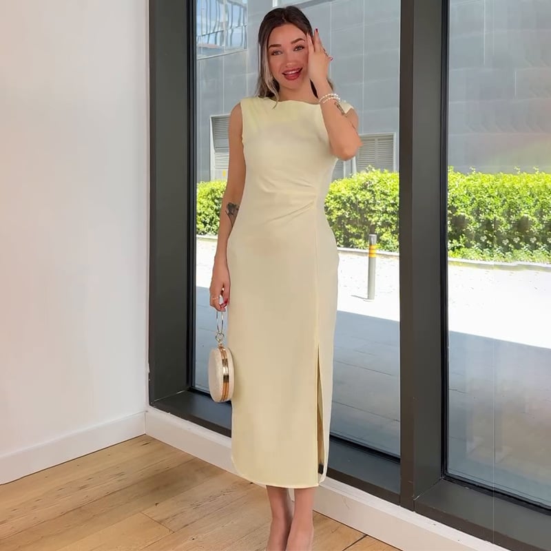 Vestido recto sin mangas de verano con abertura