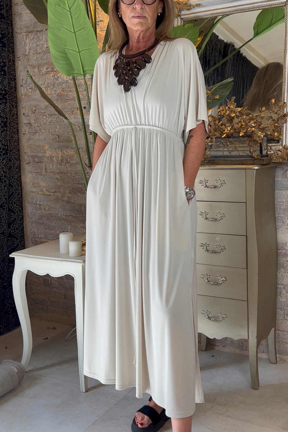 Vestido Maxi con Escote Pico y Bolsillos