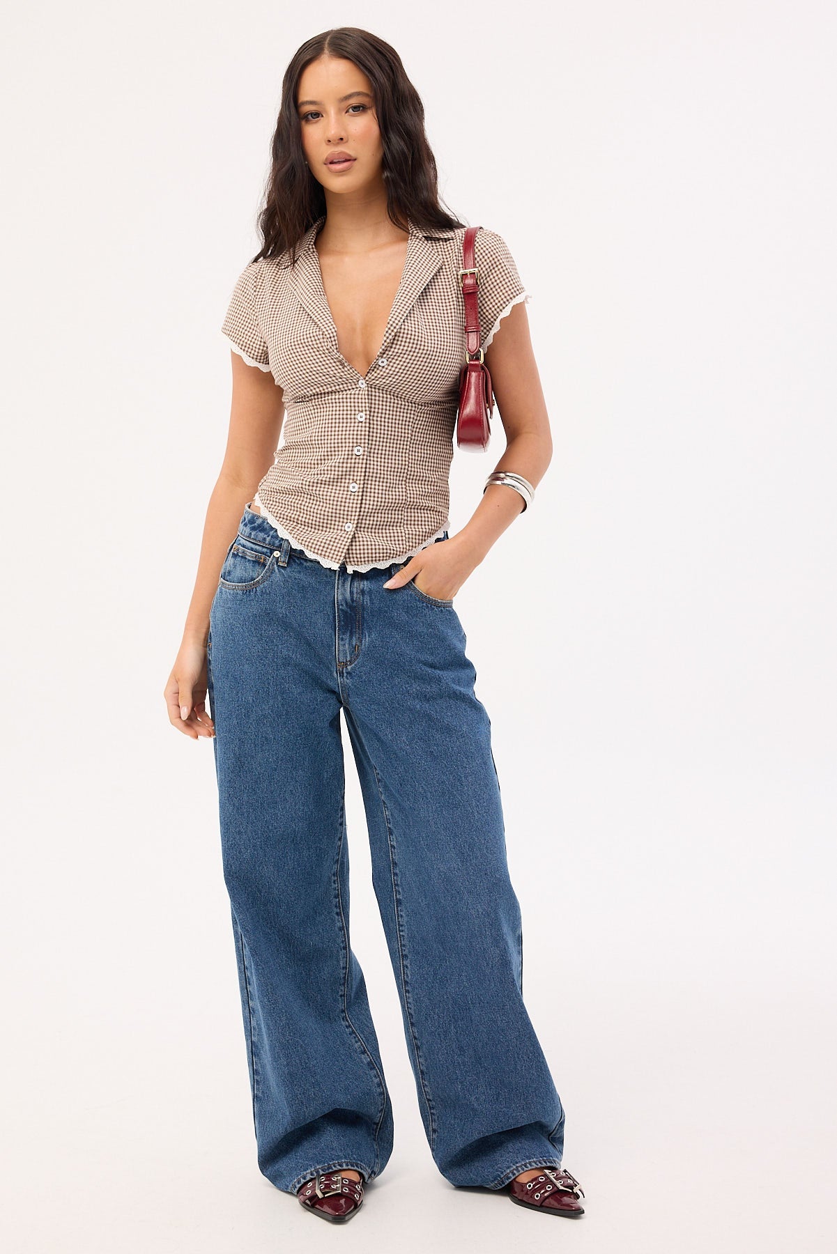 Eliza is wearing a size 6