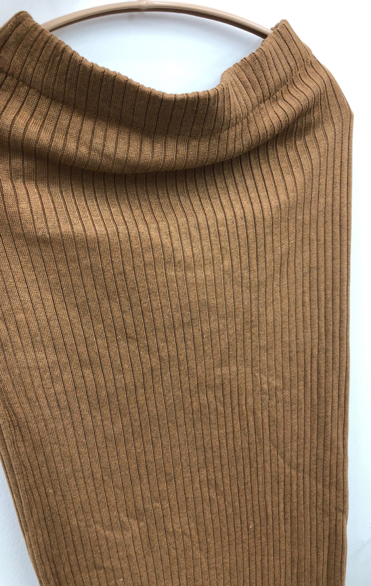 Conjunto de Chaleco y Falda de Punto