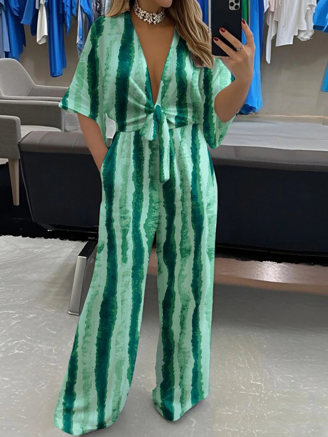 Mono De Pierna Ancha Con Escote En V