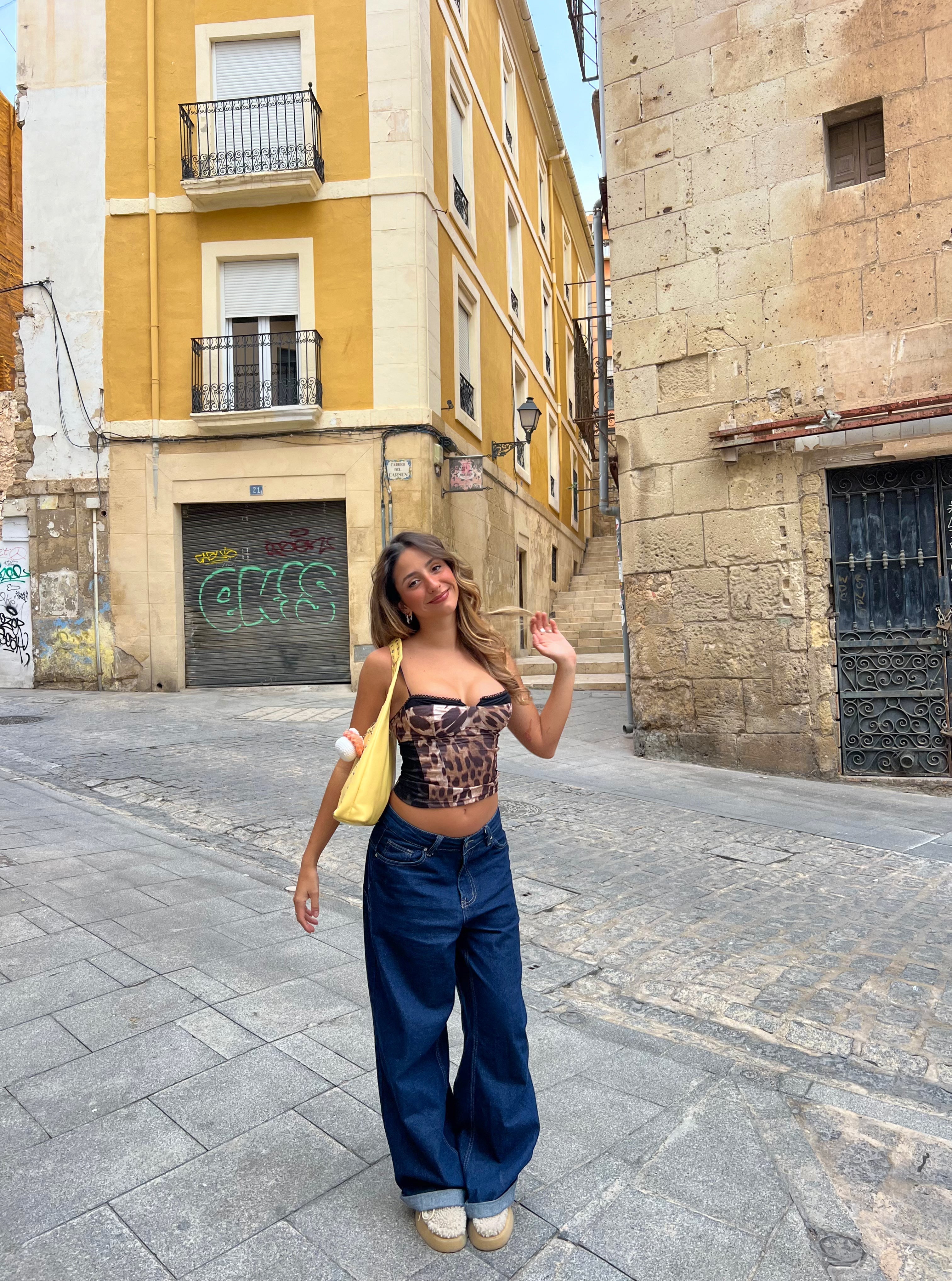 Vaqueros Con Estrellas Rojas - Denim Oscuro