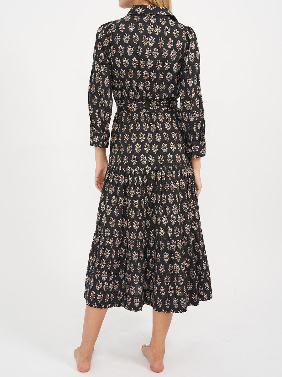 Vestido estampado con cuello en V y botones