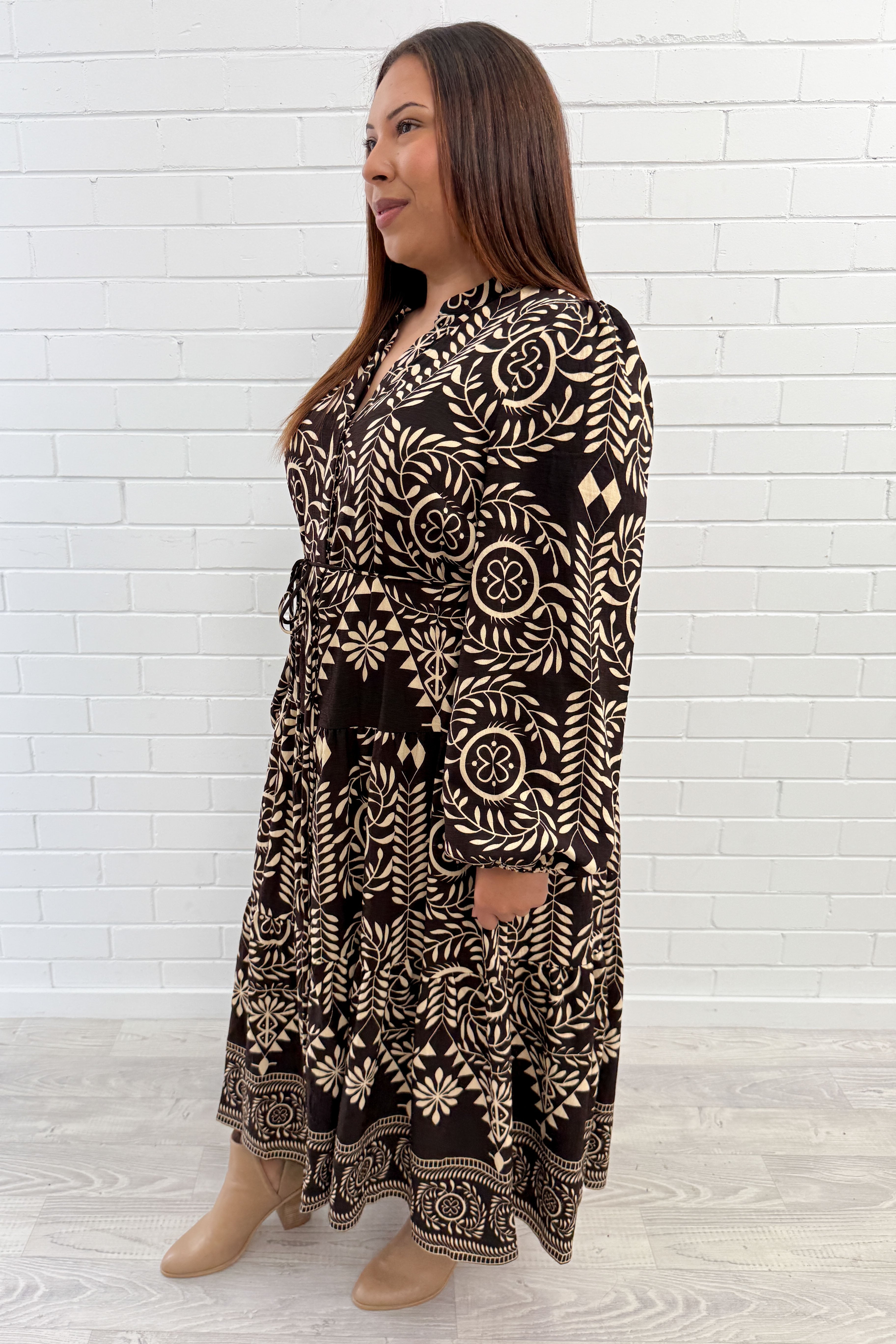 Chocolate Beige Border: jada